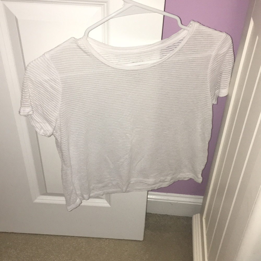 White cropped tee